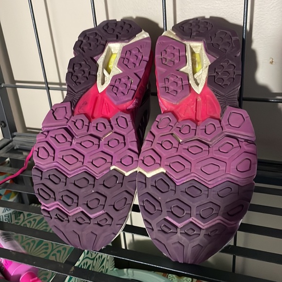 100% to CHARITY New Balance 1340 v2 Cross Trainer Sneakers 7D WIDE WIDTH EUC GUC - Picture 2 of 4